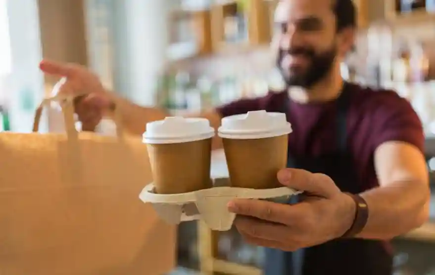 Von der Bohne bis zur Tasse: Wie ein Kaffee Lieferdienst Ihnen hochwertigen Kaffee liefert